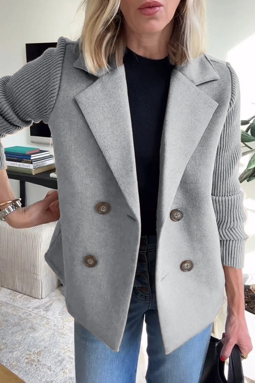 Olivia – Doppelreihiger Strickblazer