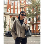 Athena’s Ascent V-Ausschnitt-Mantel