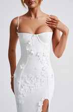 Ananke - Maxikleid mit Blumenapplikationen