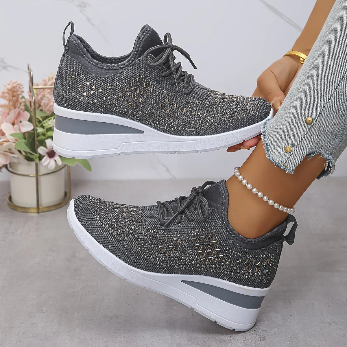 Viviane - Leichte orthopädische Sneaker mit glitzerndem Finish.